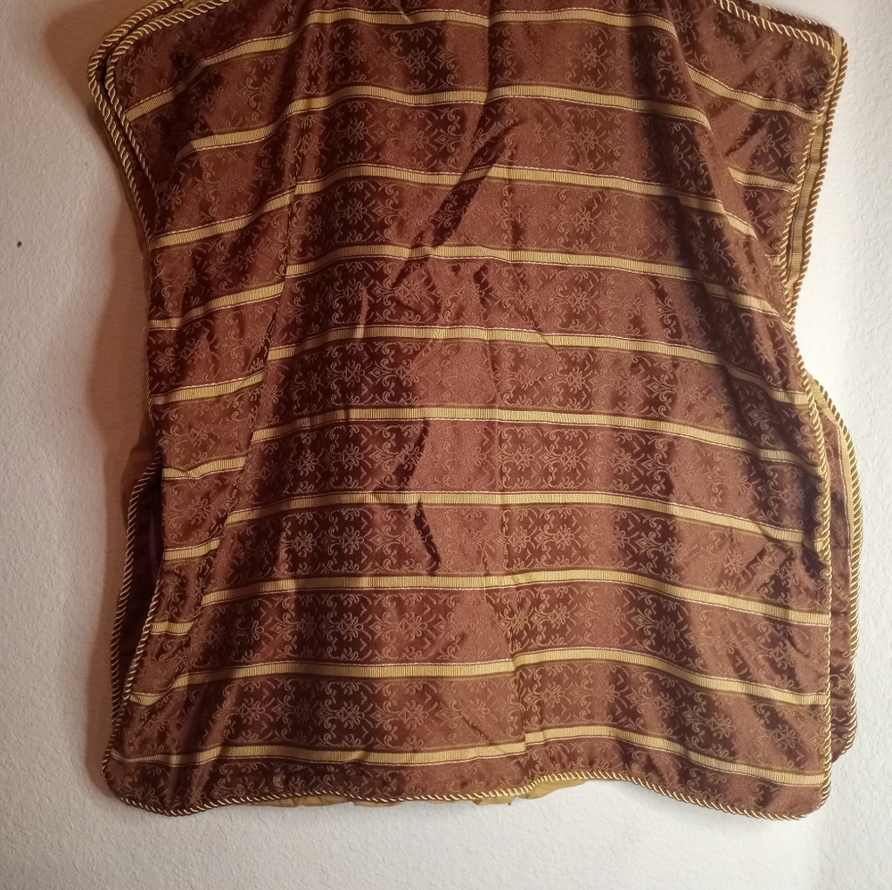 GORGEOUS NEW Linen N Things Pair of 24" Square Cushion/Pillow Shams Set of 2